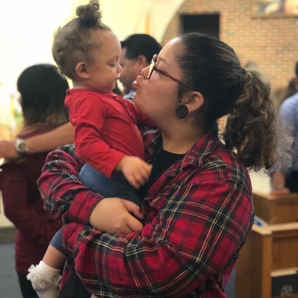 Meet your Posher, Julissa - Picture 1 of 1